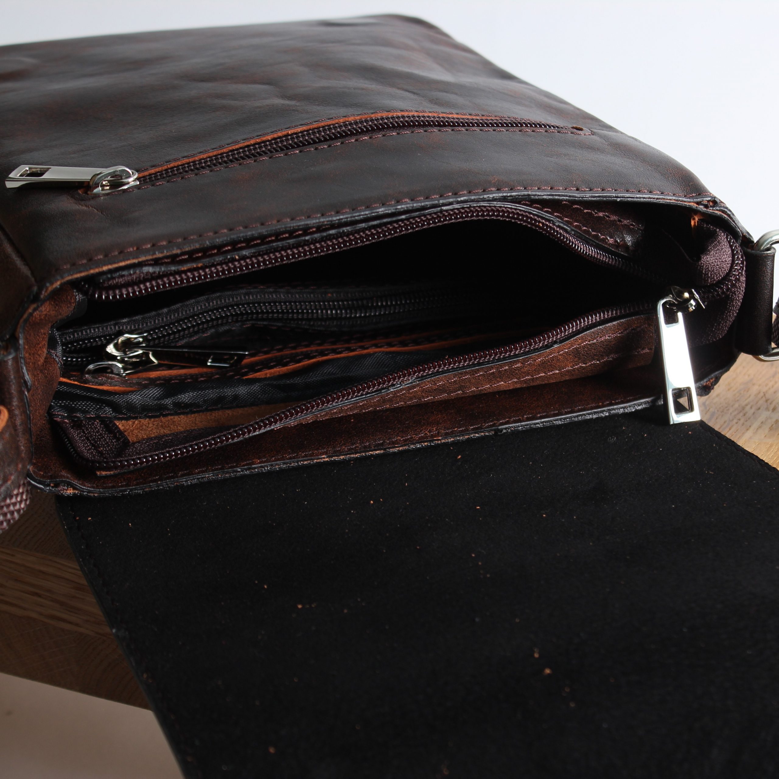 Leather shoulder bag for men Moselle - Image 3