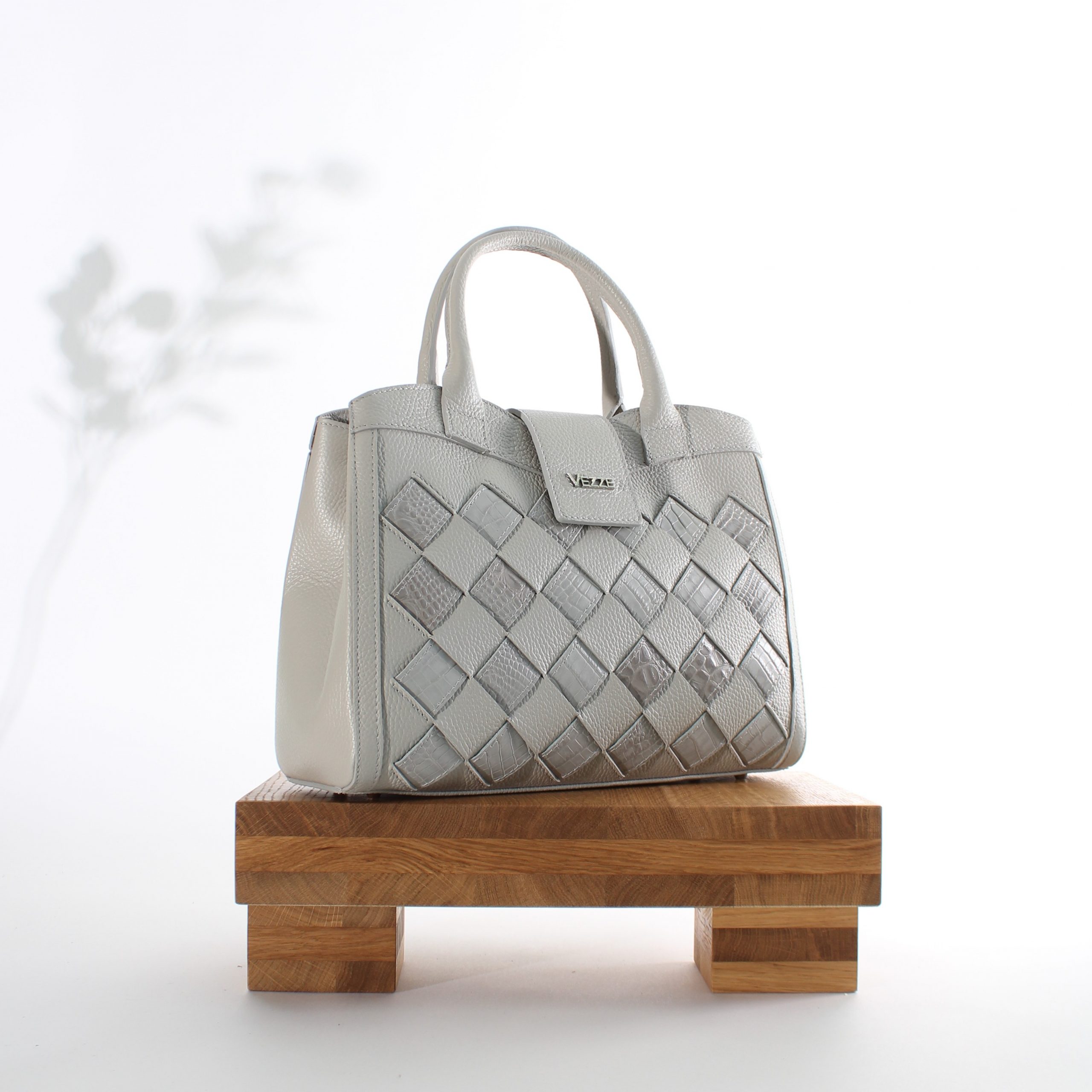 Leather handbag for women Leste
