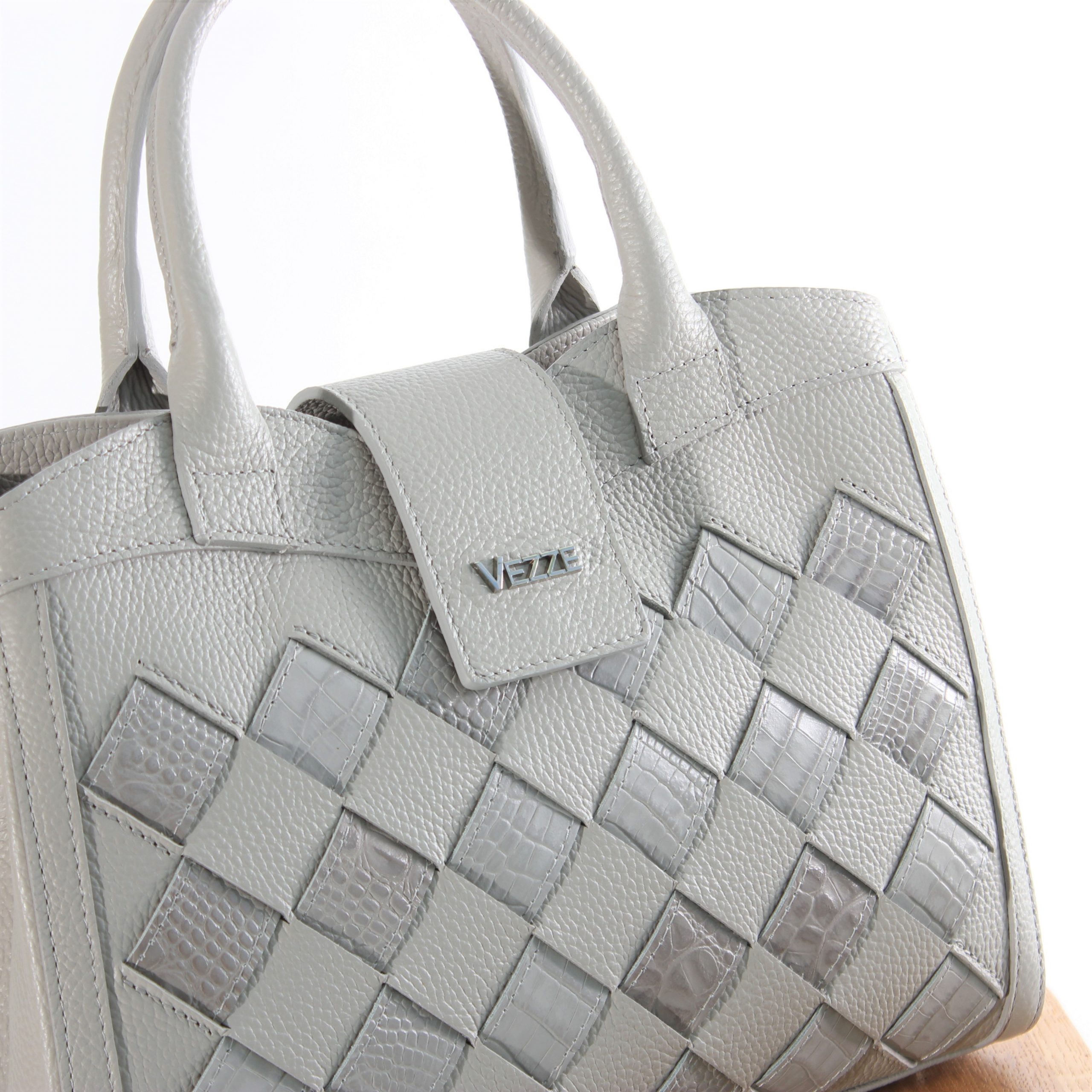Leather handbag for women Leste
