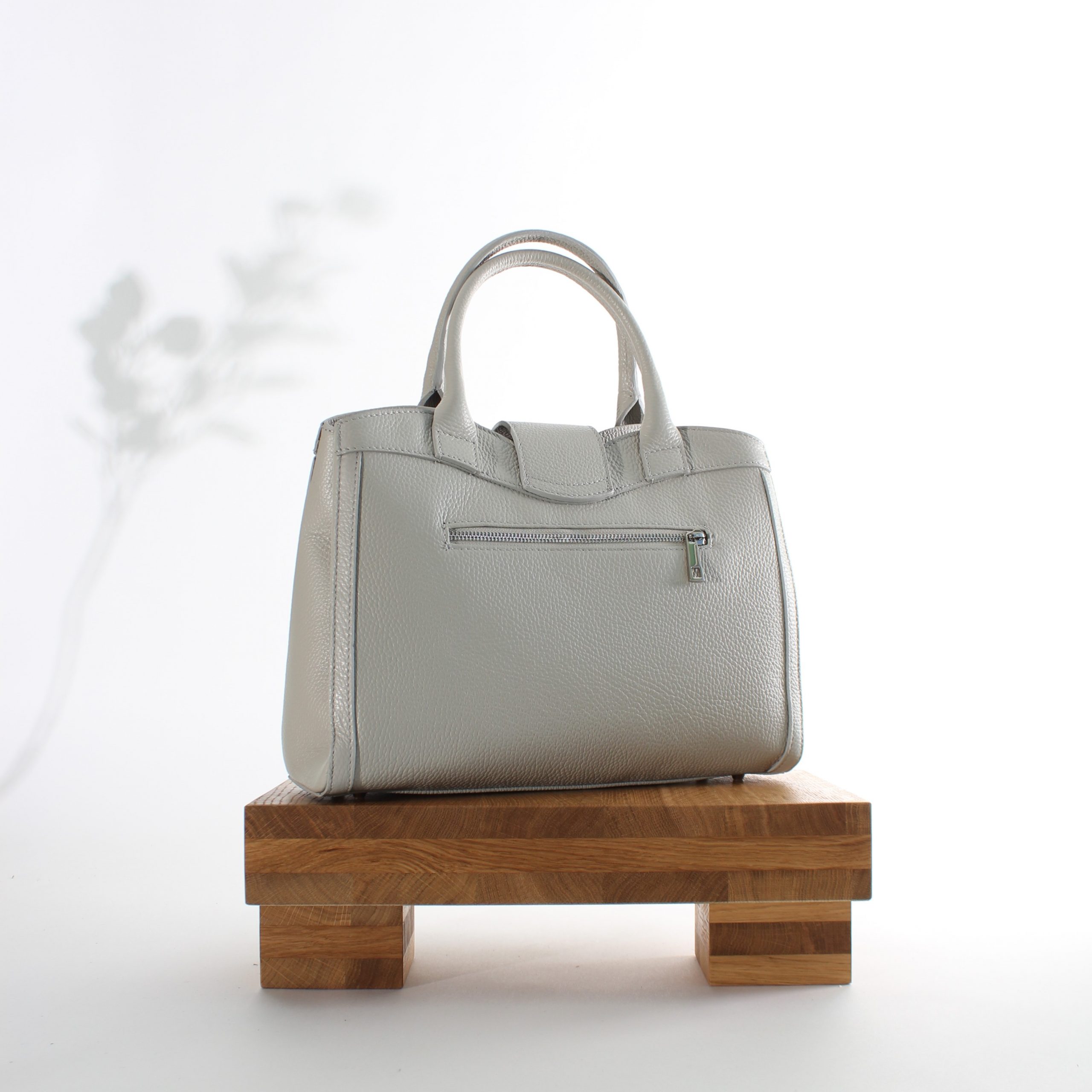 Leather handbag for women Leste