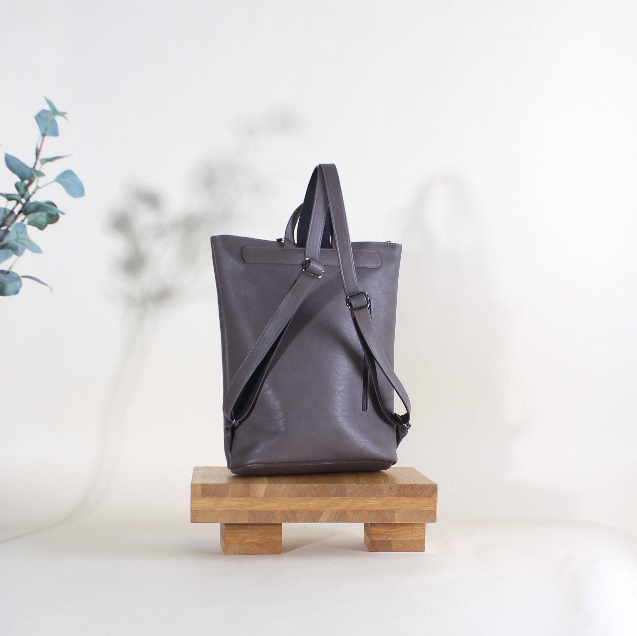 Dirbtinės odos kuprinė moterims Bora