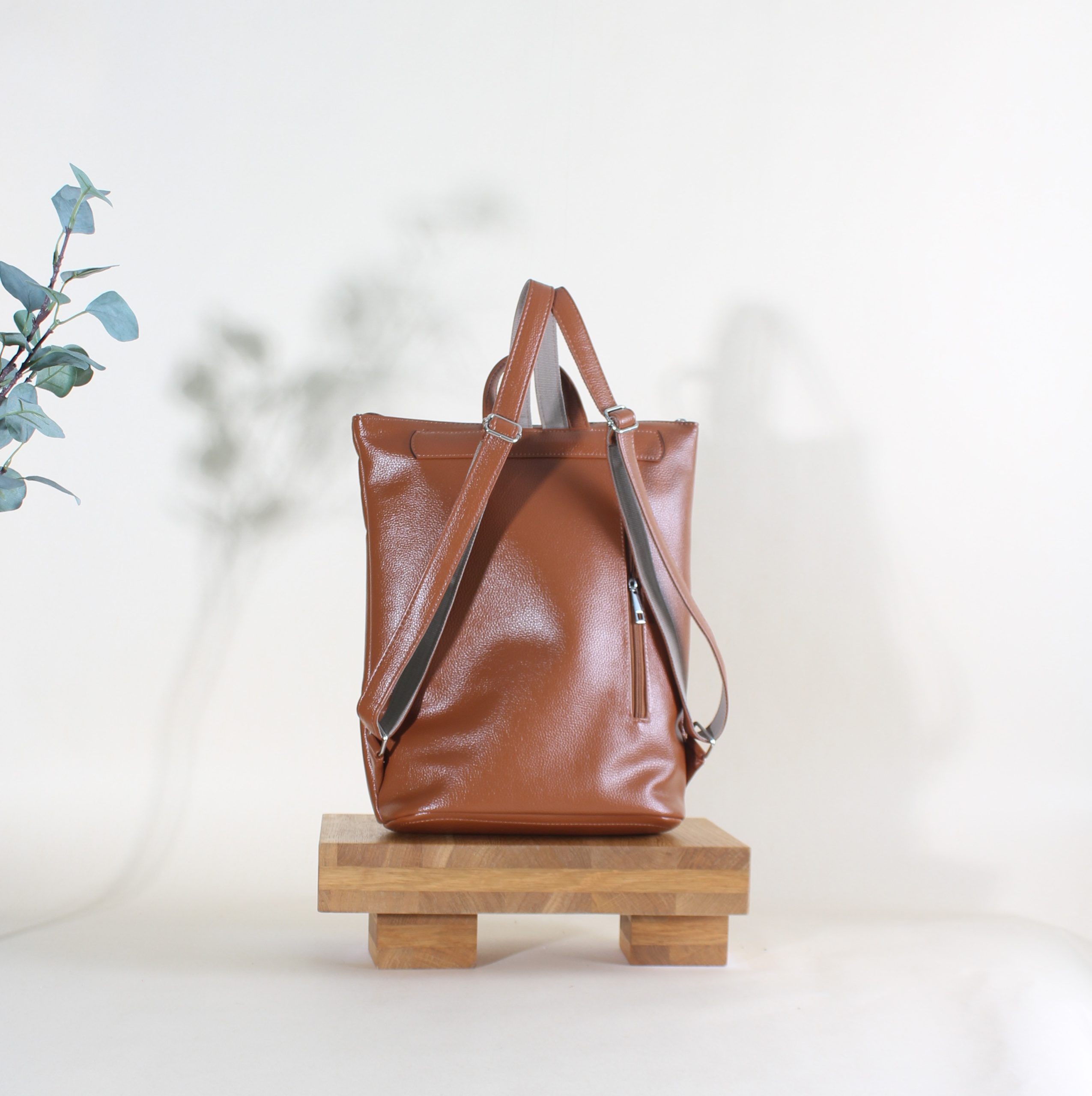 Dirbtinės odos kuprinė moterims Bora